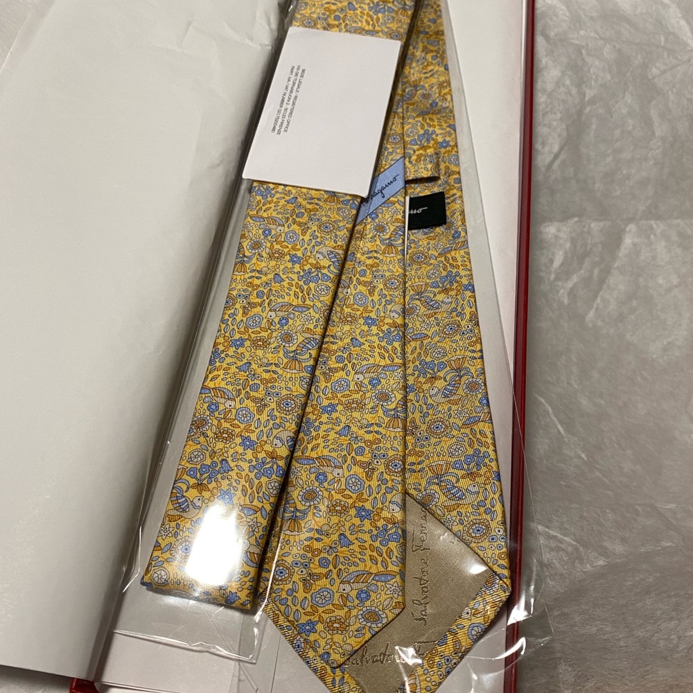 NWT Ferragamo Silk Tie $190 - Picture 3 of 6